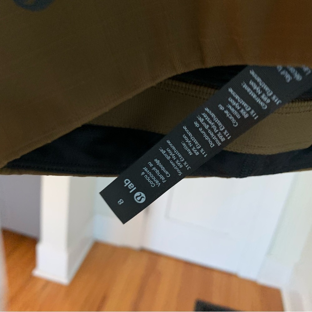 G007. Lululemon Lab Olive Green Bra - Size 8 - Picture 5 of 8